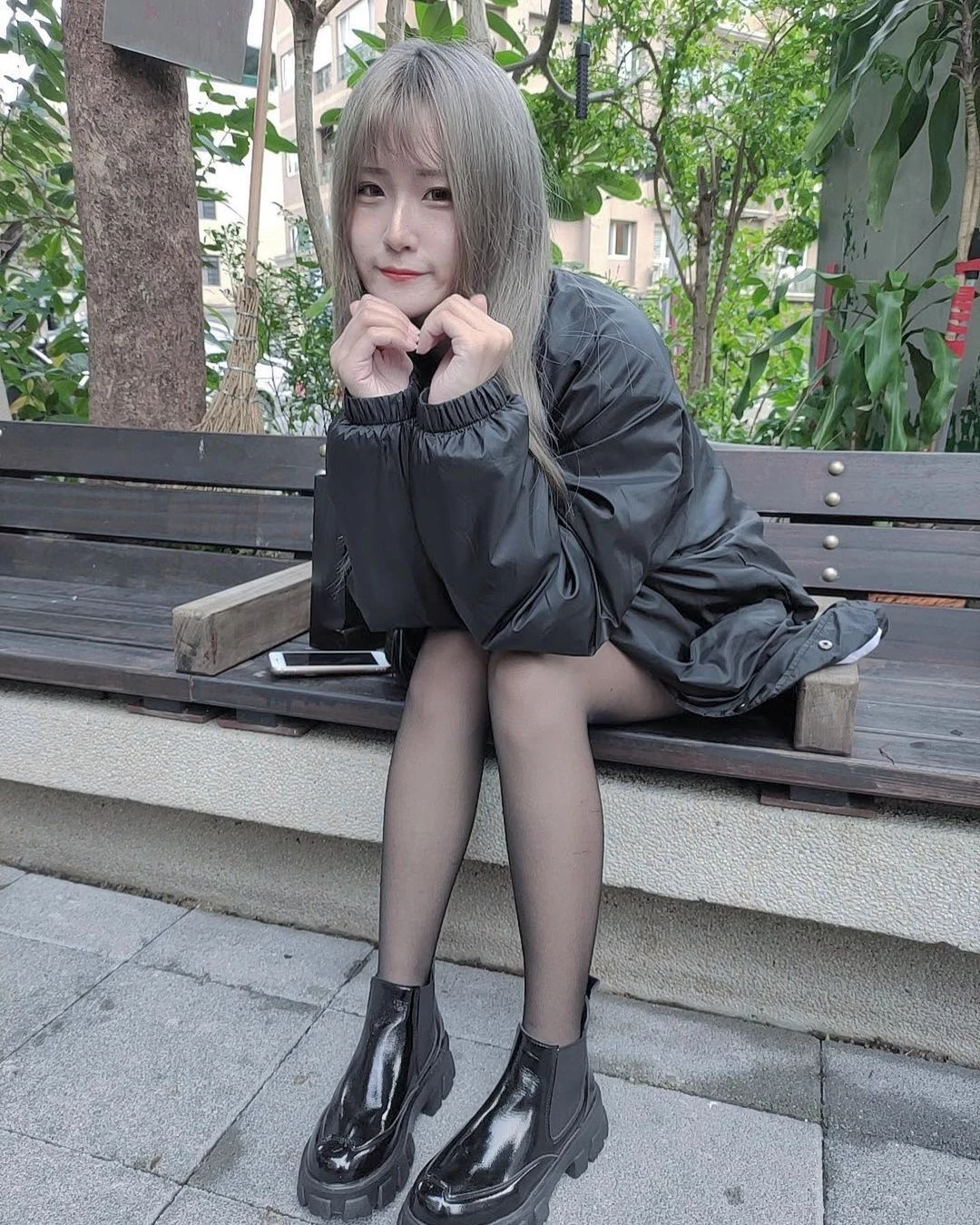  電眼甜心七寶 誘惑黑絲極致享受吸足所有族控的熱烈目光 (13P)