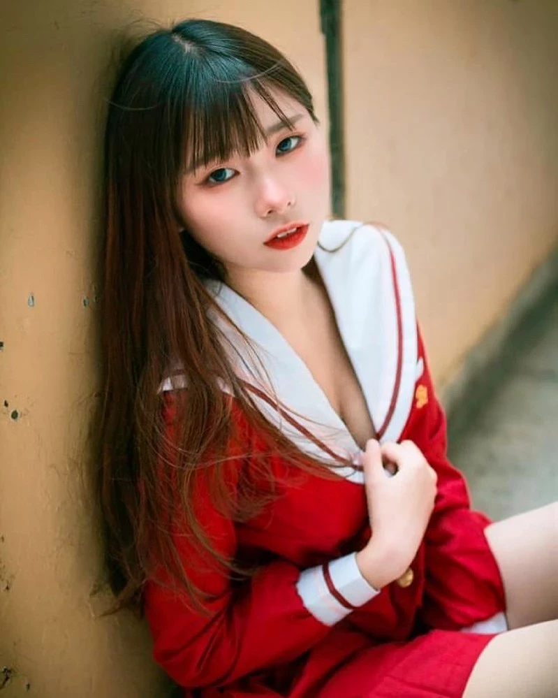  圖書館女僕貓貓皊皊 無辜可愛又不失性感想把她帶回家 (12P)