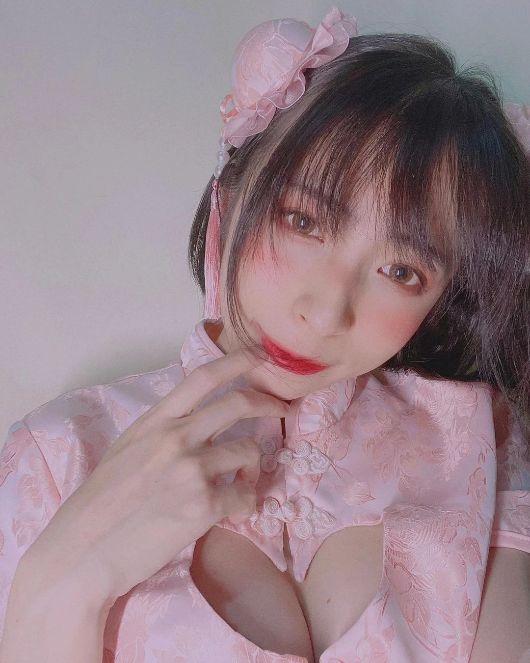  人像模特子子 靈電眼美豔動人白嫩美乳一擠台灣犯罪率立馬飆高 (13P)