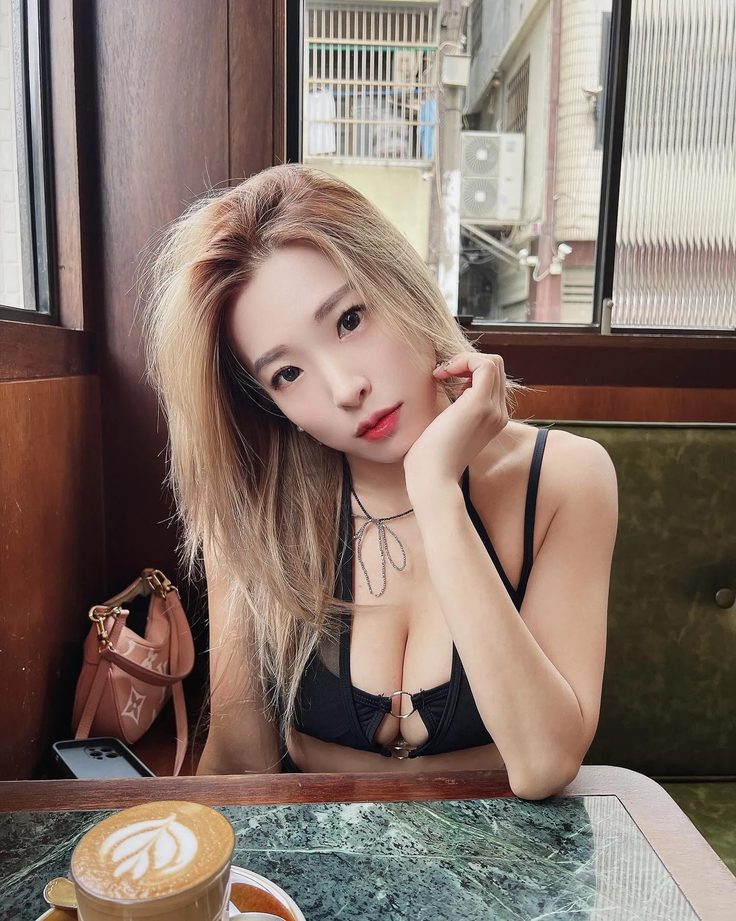  各种养眼画面「赵倍儿｜Bella」邪恶饱满胸器 (39P) 第8张