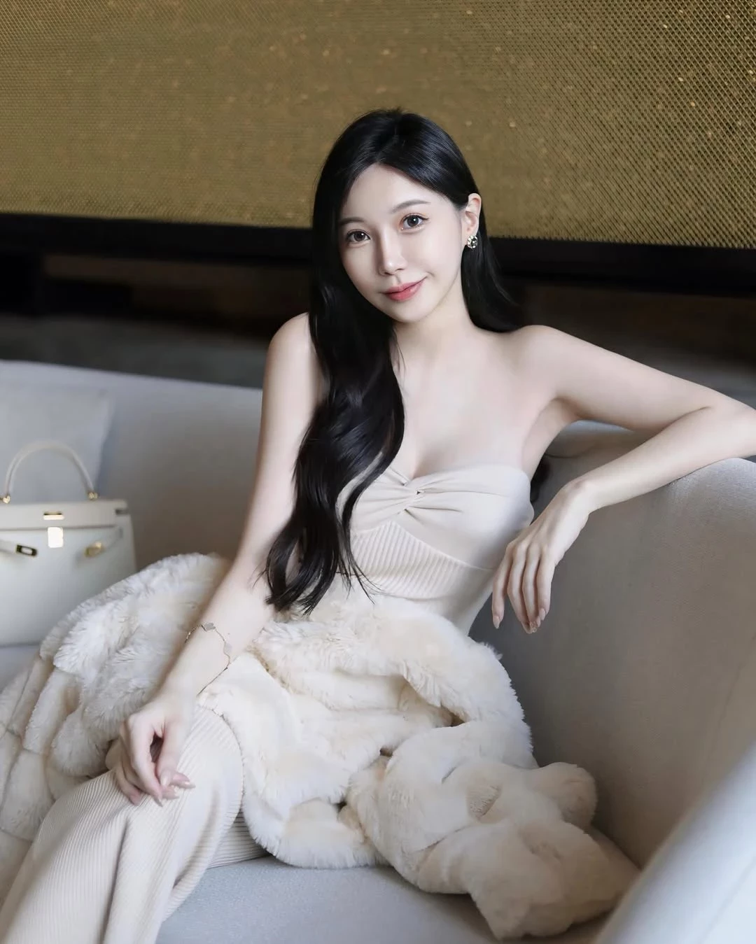  「Wei_Wei_Liao」极致身材曲线被迷到神魂颠倒 (23P) 第16张