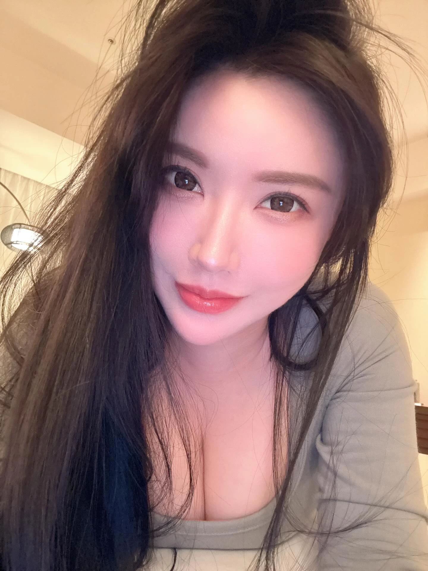  台湾靓女餐厅老闆娘~姚采辰 Ines~车头灯真的很亮眼 (14P) 第12张