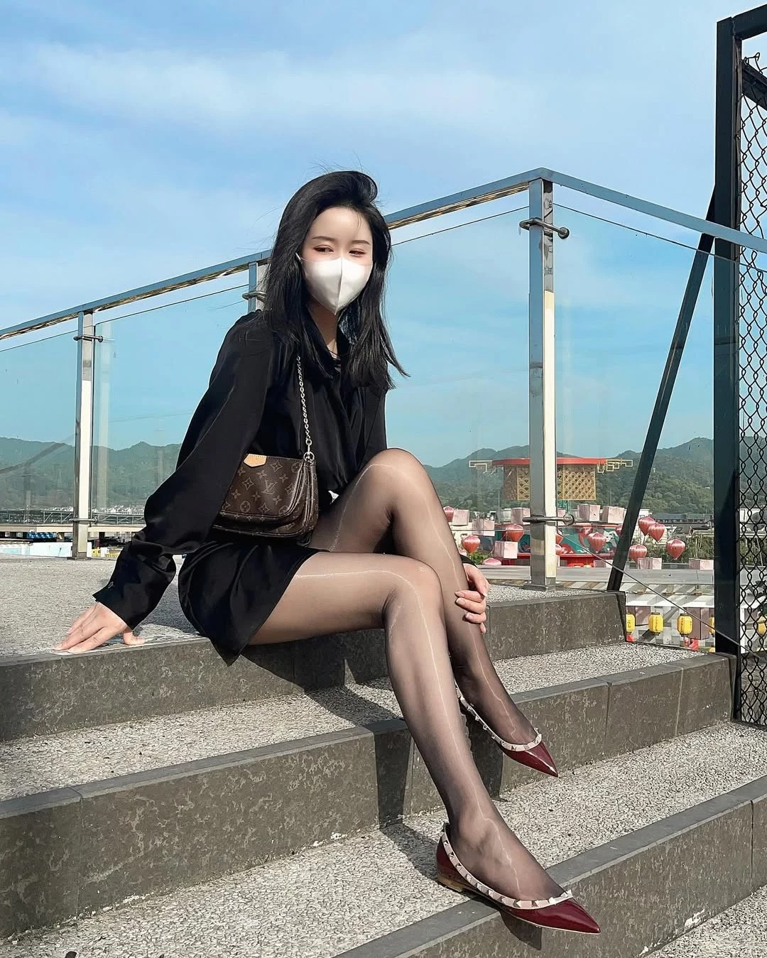  「July芝岚」身材有够销魂 模样好撩人 (19P)