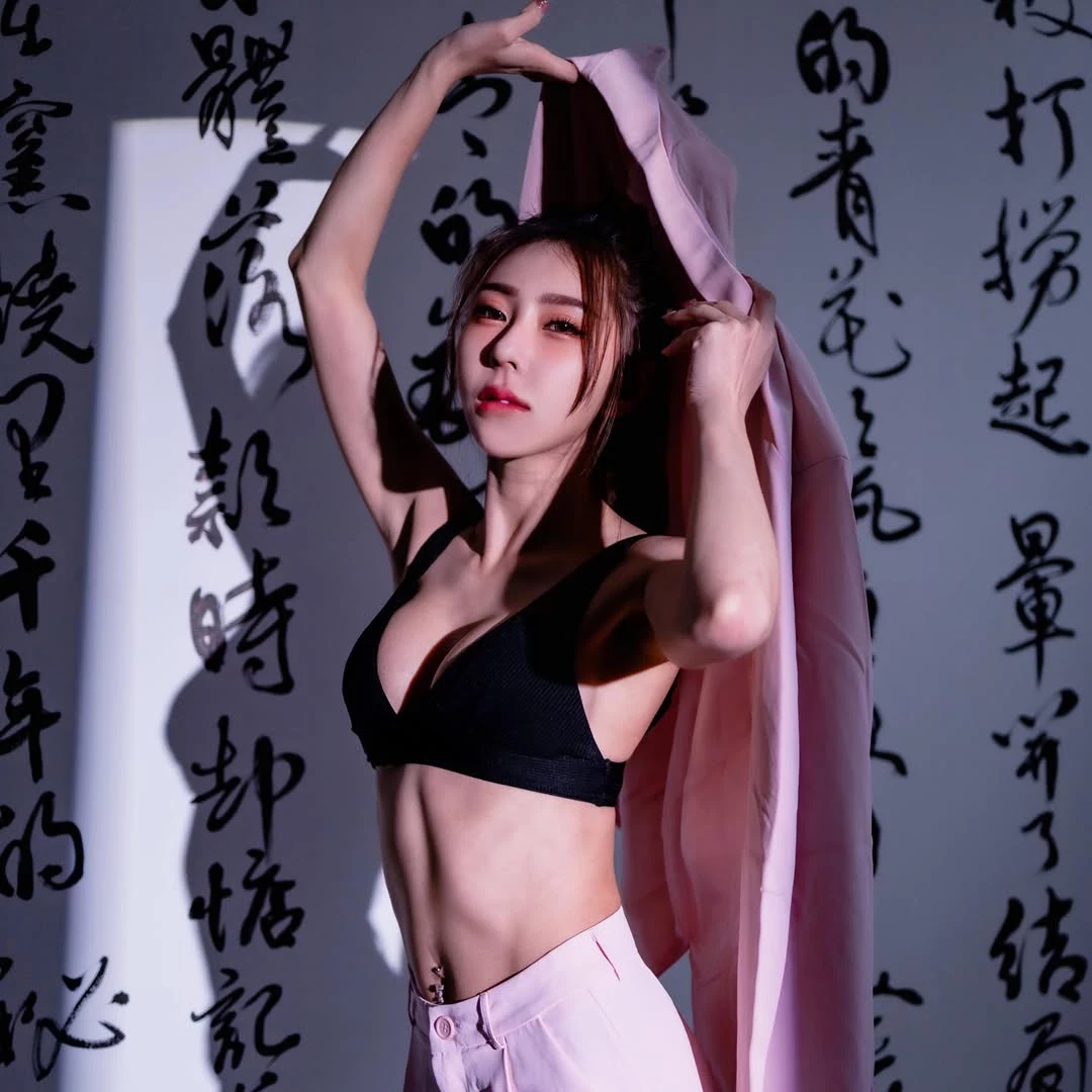  「苏珊」火辣曲线深藏不露独特气质太诱人 (25P) 第5张