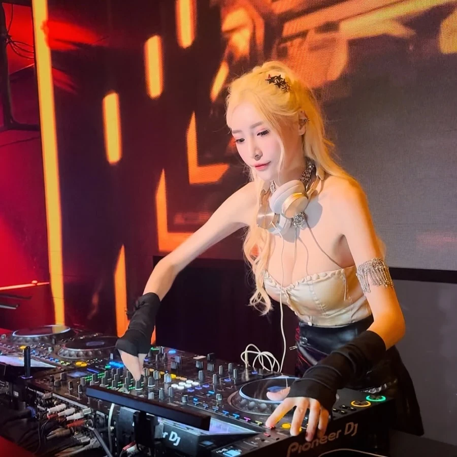  「DJ_XIN_李小星」 若隐若现 掳获网友芳心 (22P) 第13张