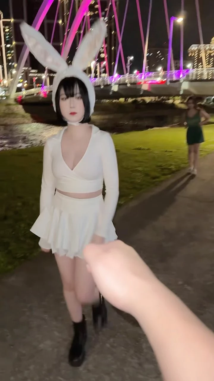  「Niina_Ann」饱满乳沟 让人狂喷鼻血 (10P) 第2张