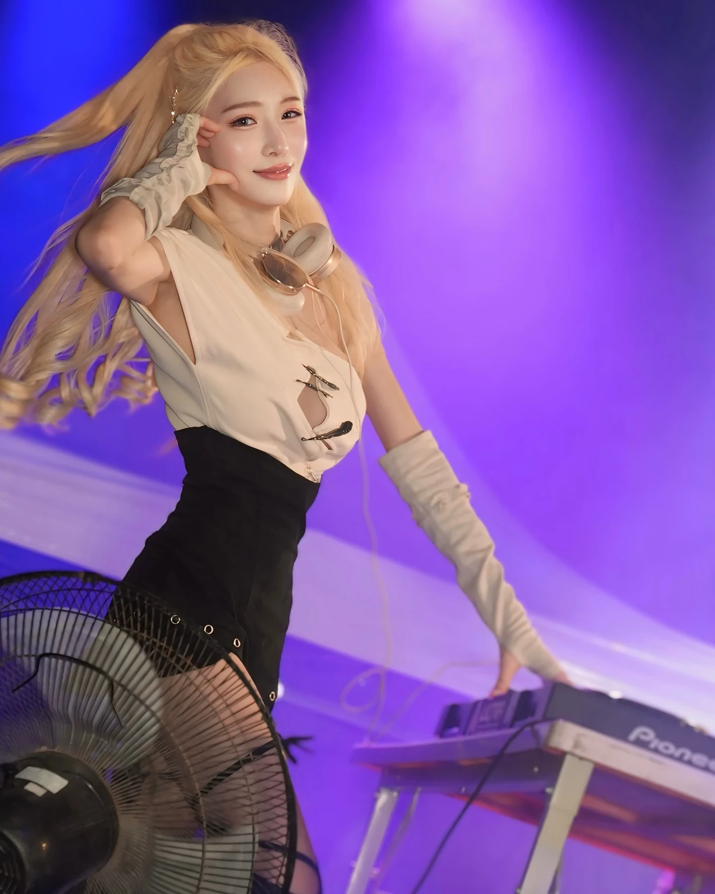  「DJ_XIN_李小星」诱人眼神与浑圆美乳 挑战视觉极限 (19P) 第13张