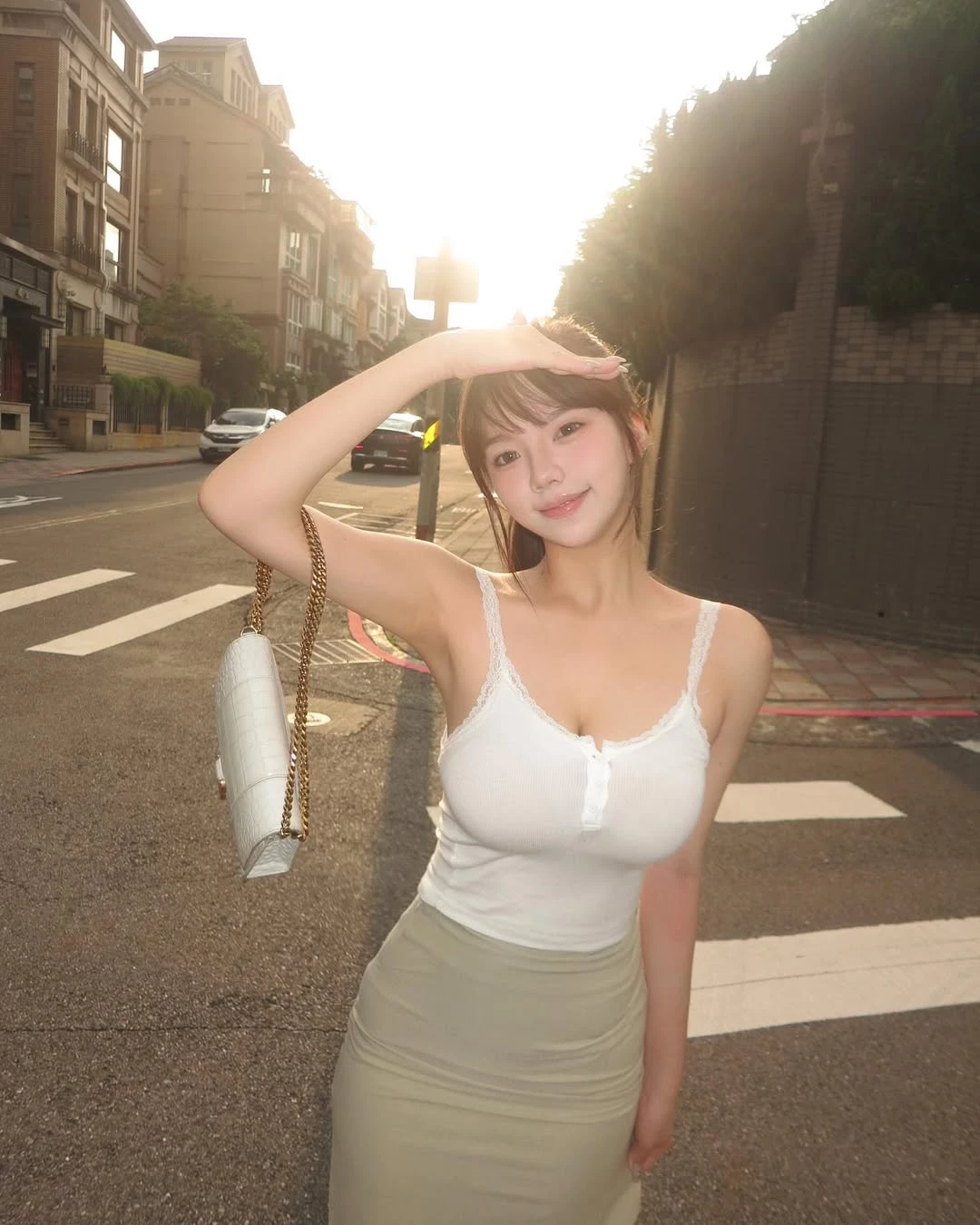  「Annnnnnn」深V乳沟 画面太诱惑了 (18P) 第13张