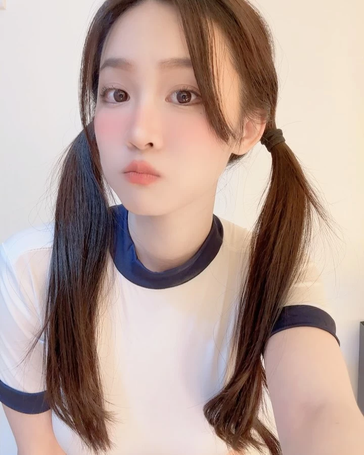  「Irene_Chang」无辜眼神惹人心动 想起了初恋 (20P) 第12张