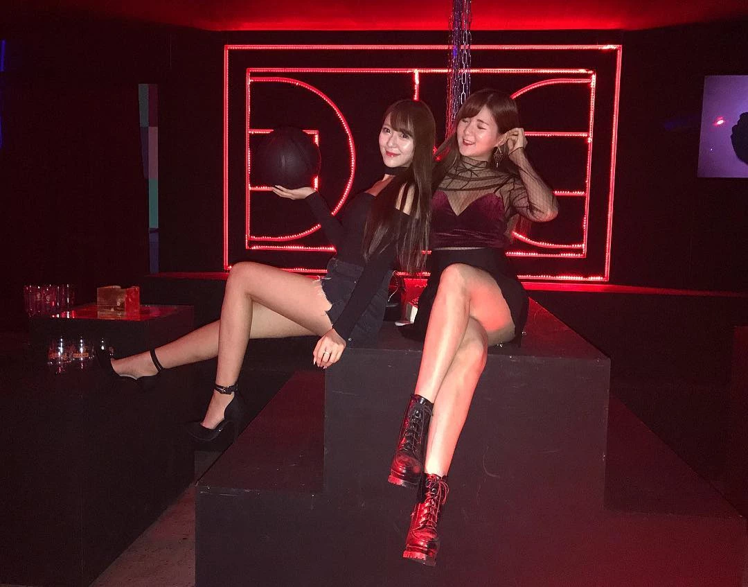  台湾的索女双胞胎娜美&amp;amp;爱丽丝~两位都是样靓身材正 (10P) 第1张
