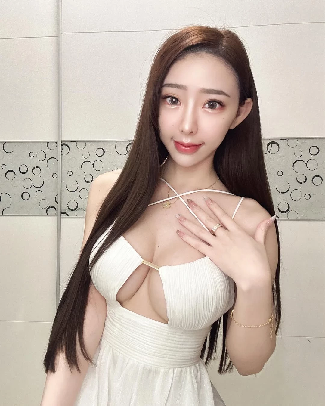  双乳弹出「彭小芸」全场的目光焦点 (20P) 第9张