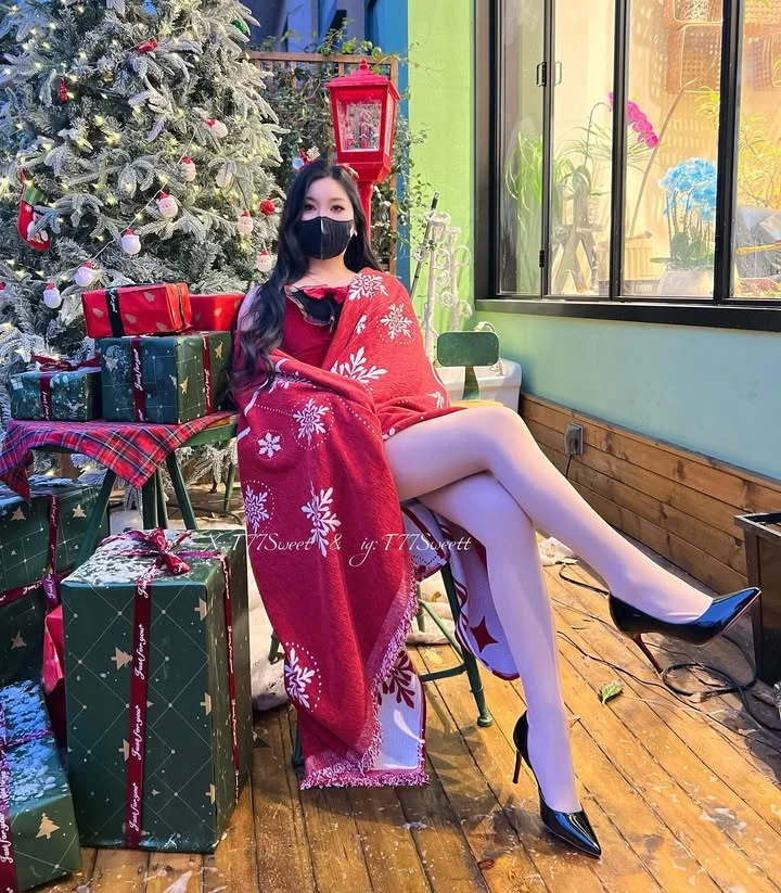  「甜七七」展现唯美乳形 众人惊呆 (22P) 第18张