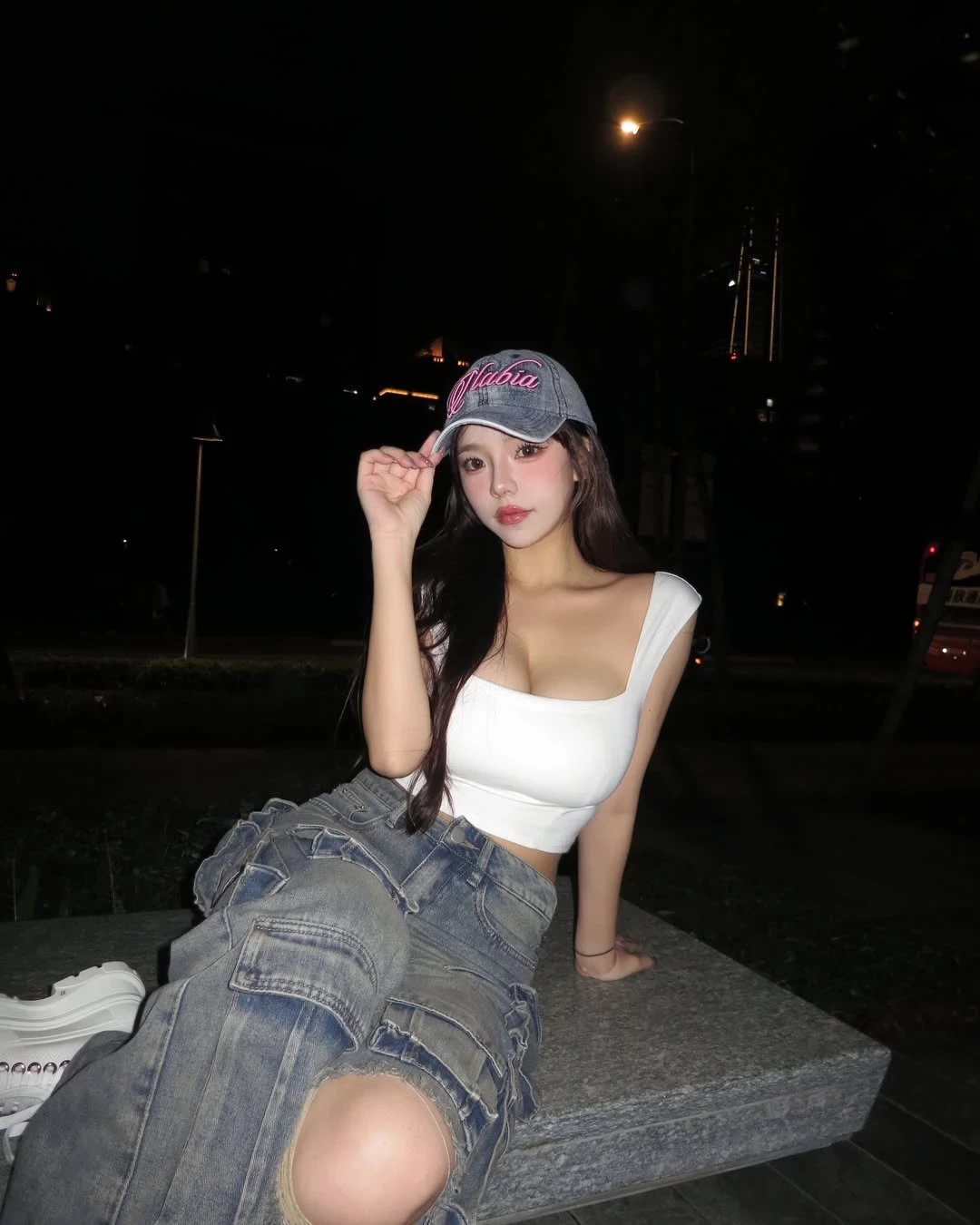  「Annnnnnn」深V乳沟 画面太诱惑了 (18P) 第2张