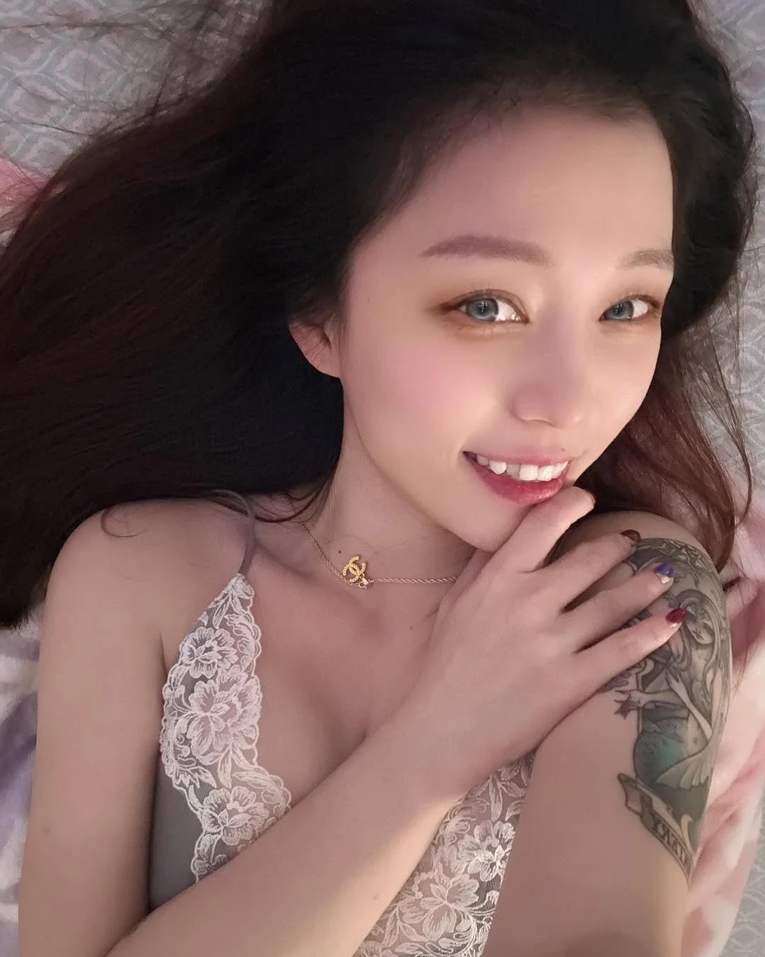  「小绵羊」极品辣模 意图使人融化！ (18P) 第4张