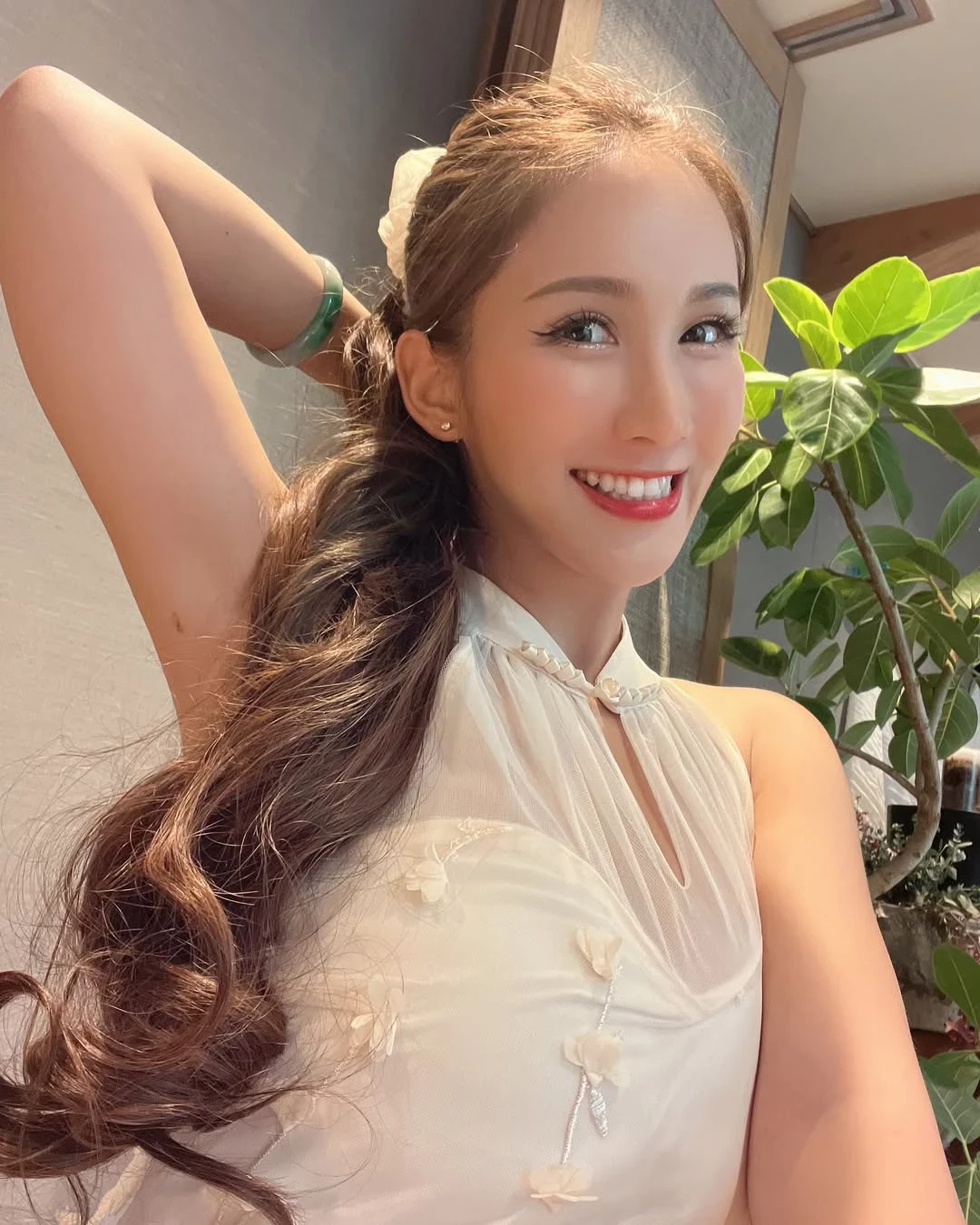  「华华」长髮正妹 低胸穿搭辣翻网友 (21P) 第1张