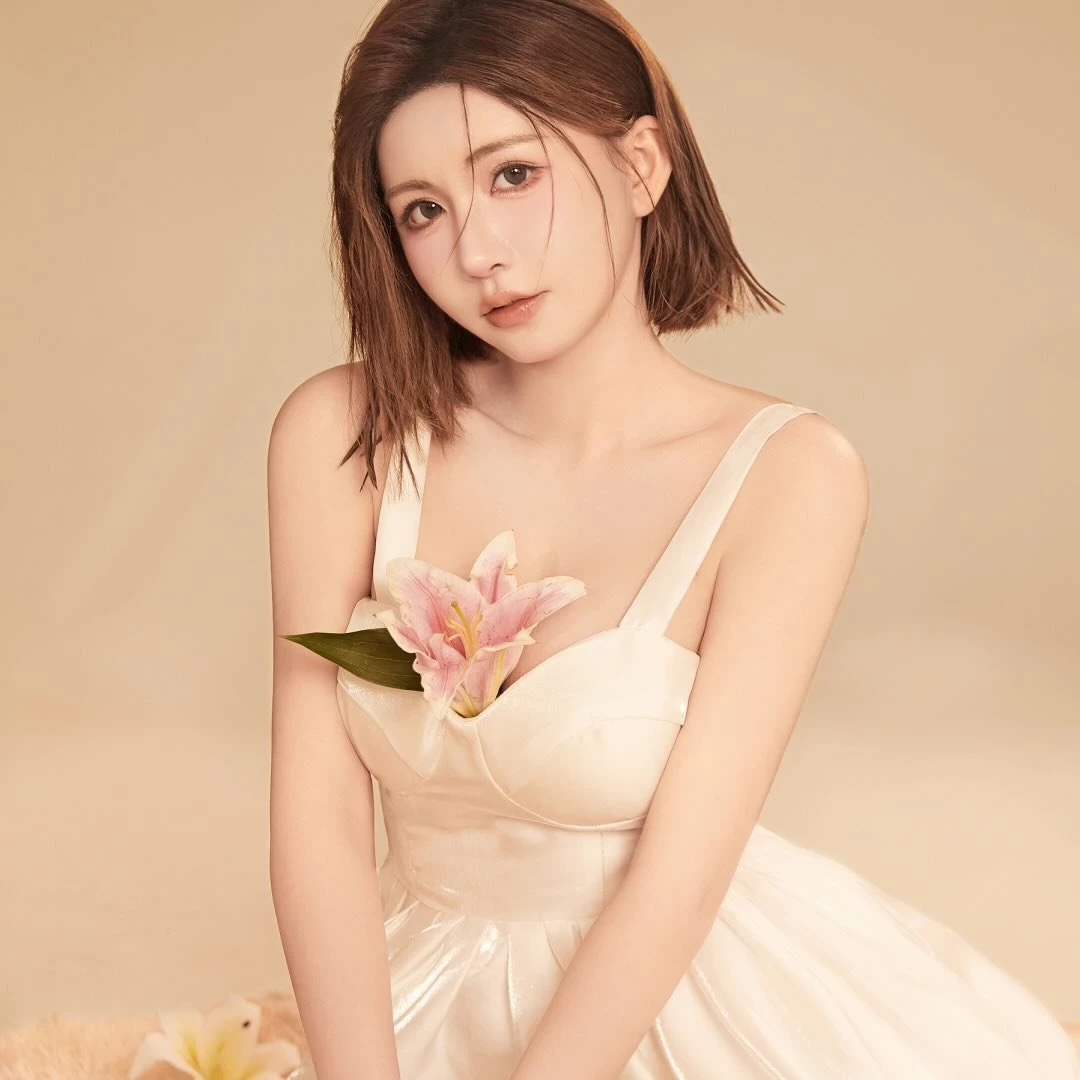  「周念薰」女王般的气质 细腰爆乳 (45P) 第18张