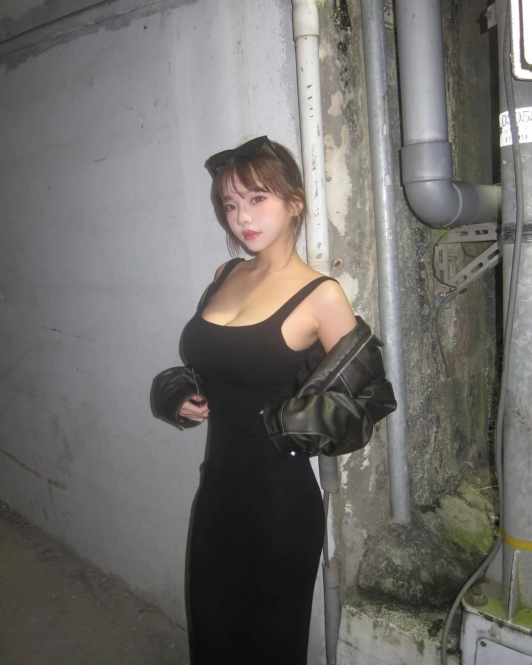  「Annnnnnn」深V乳沟 画面太诱惑了 (18P) 第18张