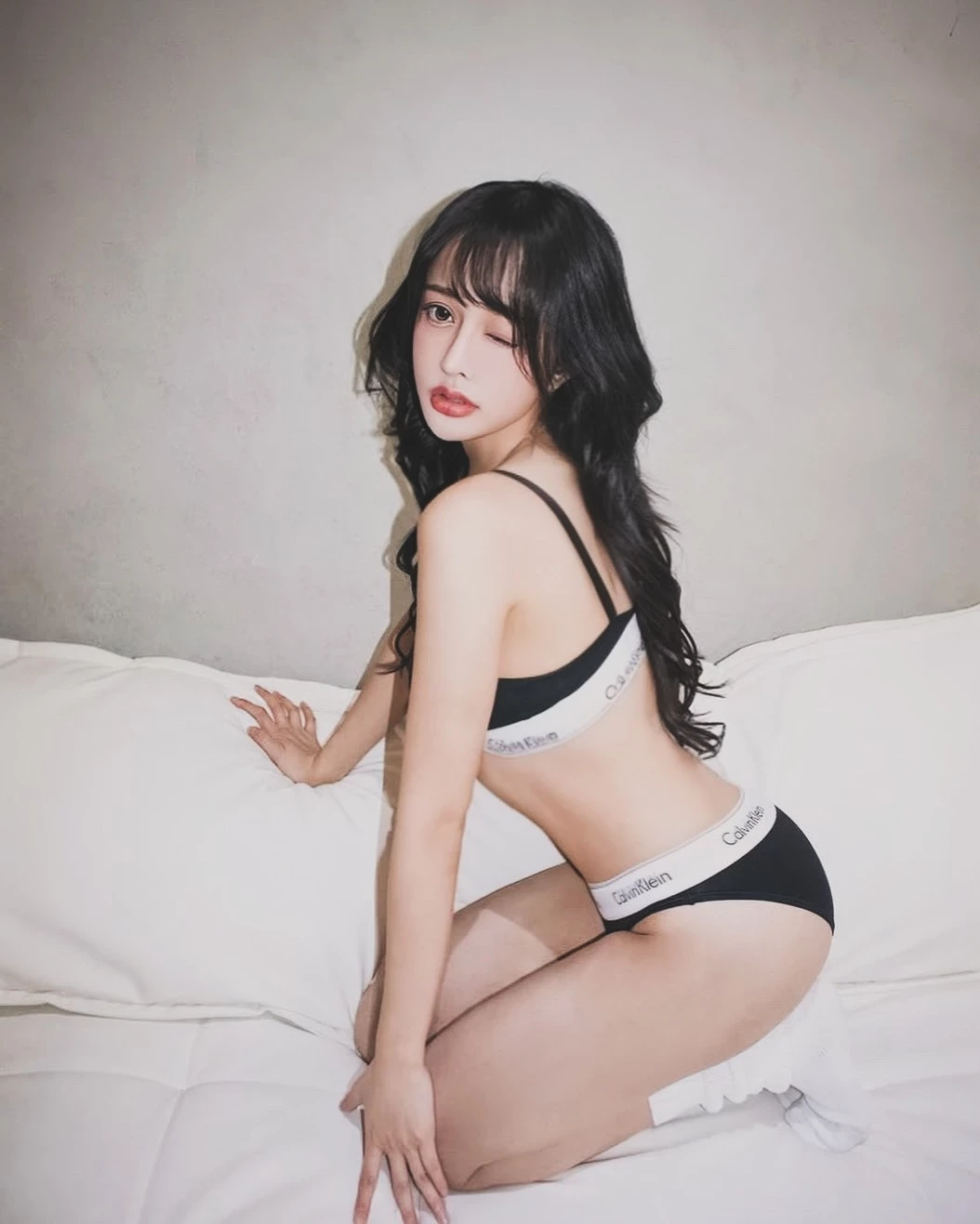  优雅脱俗「优娜UNA_」浑身散发着女神光芒 (23P) 第1张