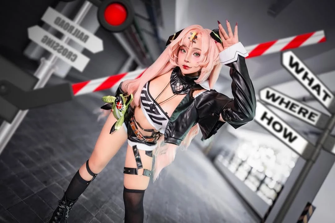  性感爆发「Sayo_Momo_Cosplayer」肤白貌美 超吸睛 (20P) 第2张