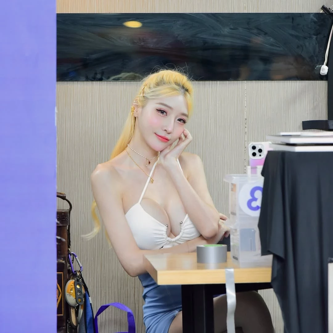  「DJ_XIN_李小星」 若隐若现 掳获网友芳心 (22P) 第8张