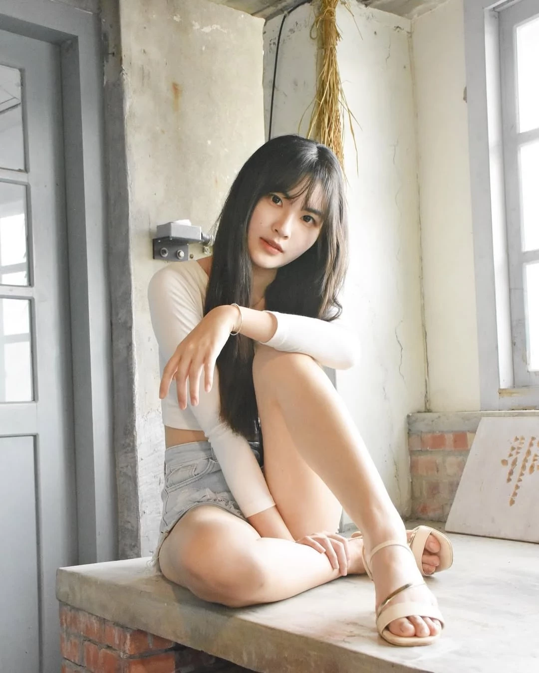  「麵麵(钰欣)」长腿辣妹 白皙Body超吸睛 (24P) 第23张