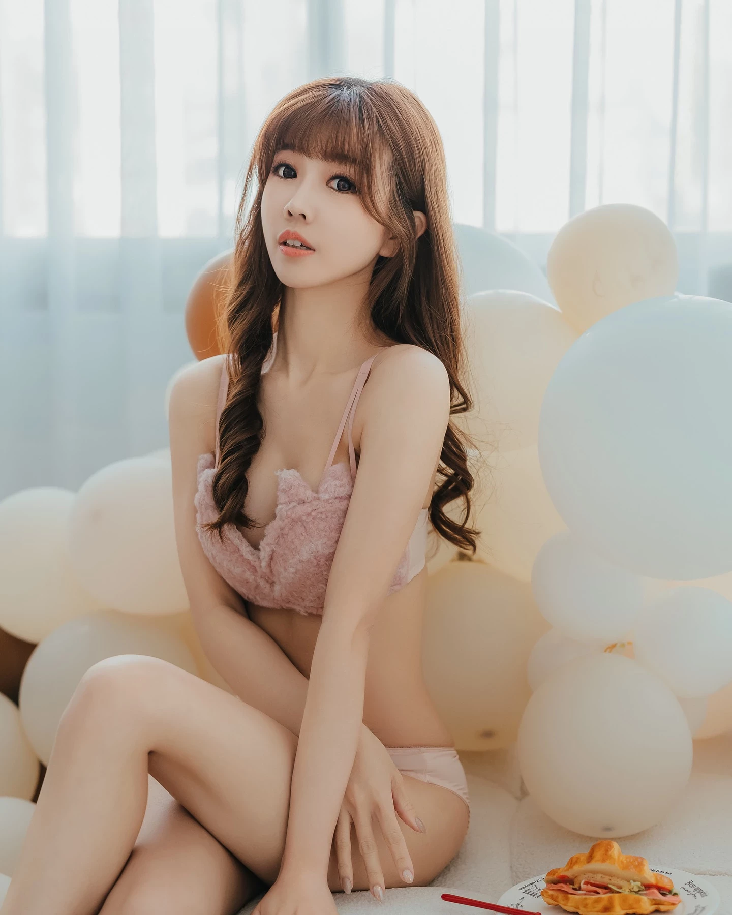  「凯蒂老师」胸前敞开一个深V (17P) 第9张