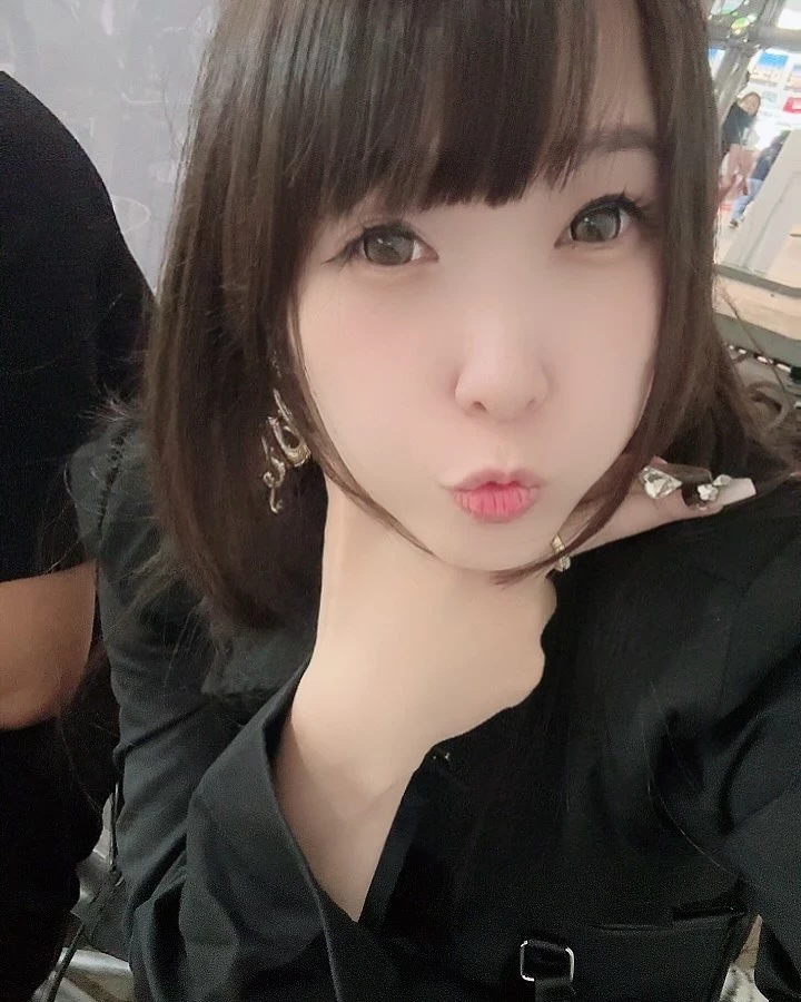  色气胴体「小玖」美乳炸出太刺激 (13P) 第3张