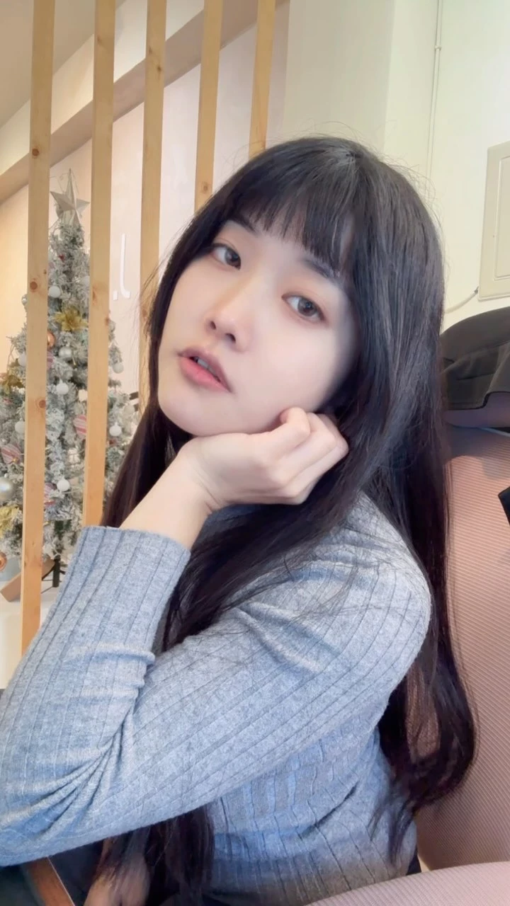  「EyoZYR」笑容甜美身材火辣 (20P) 第10张
