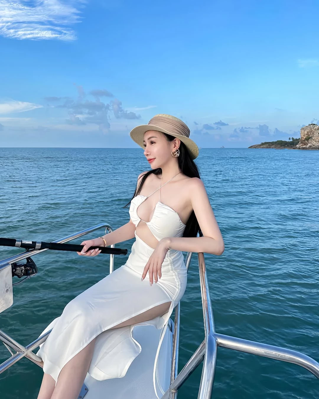  「Wei_Wei_Liao」极致身材曲线被迷到神魂颠倒 (23P) 第20张