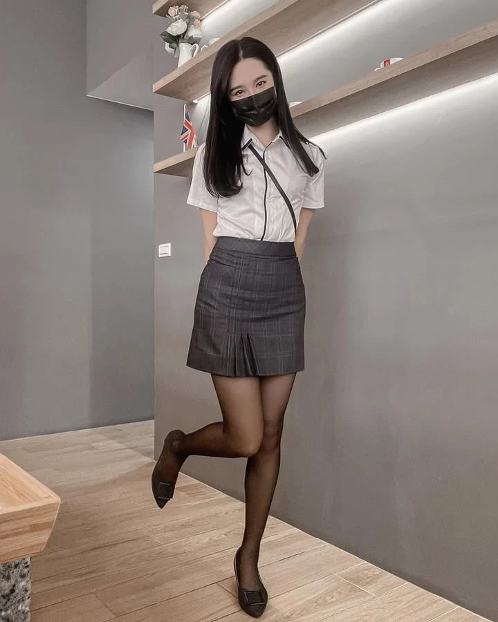  「𝑩𝑴𝑾_妏妏」洋娃娃外型超甜美 (15P) 第3张