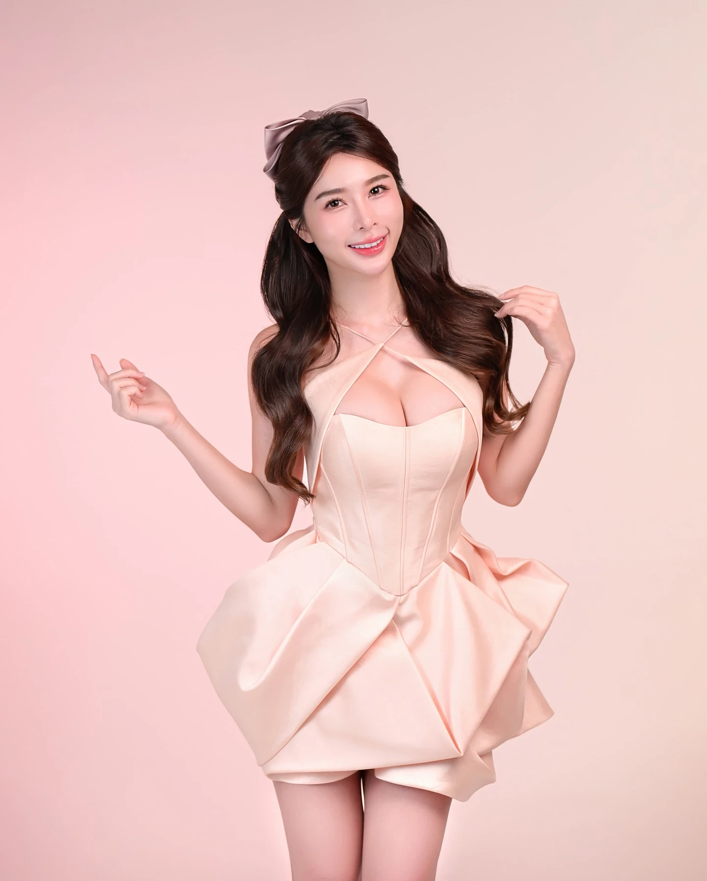  「DJ_VALENT_WOO_邬唯」翘臀曲线 长腿辣妹 (20P) 第5张