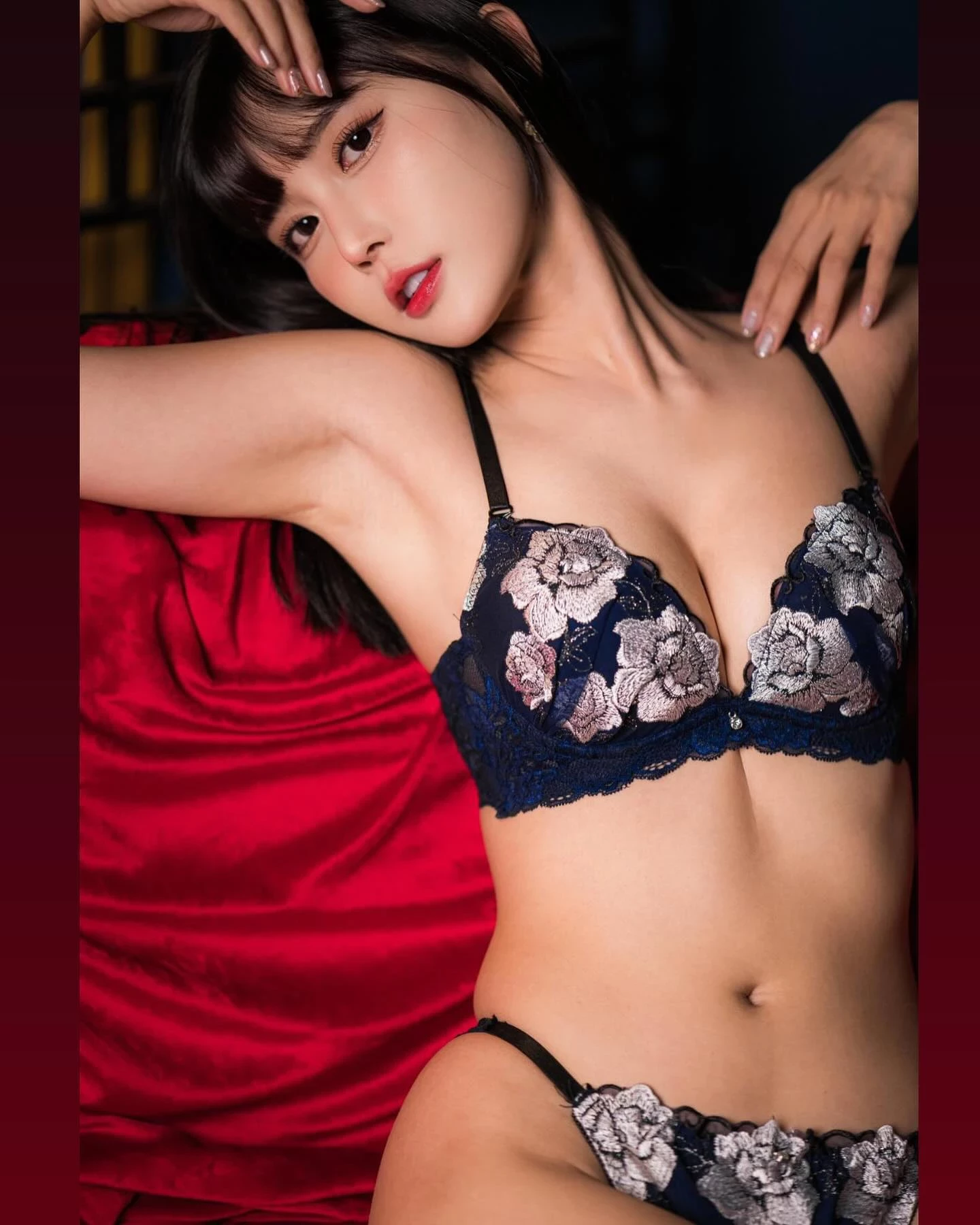  「许_玲玲」不吝啬展现魔鬼身材 (15P) 第9张