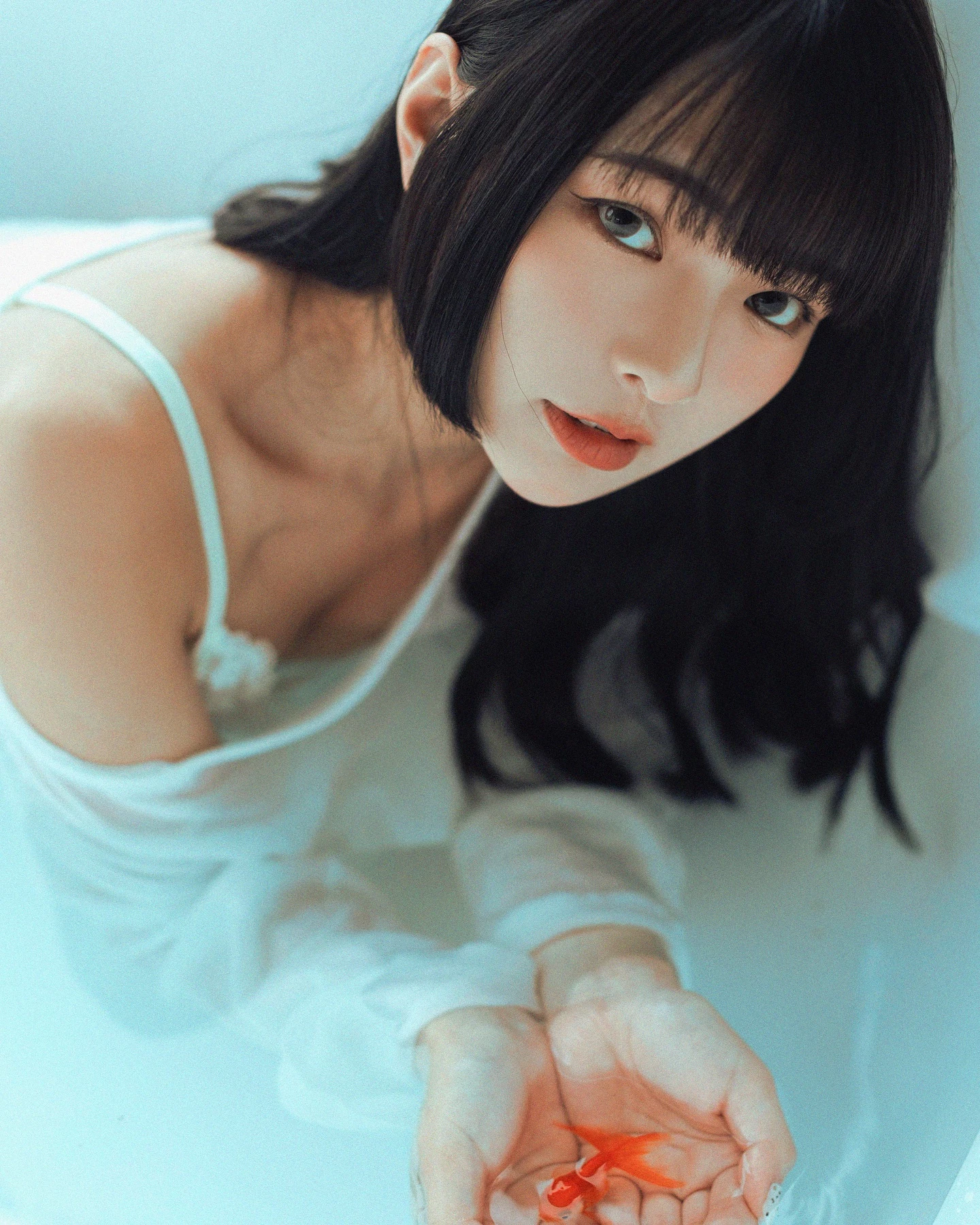  「𝐉_𝐨_𝐲_」深V超兇身材.....一不小心就沦陷 (18P)