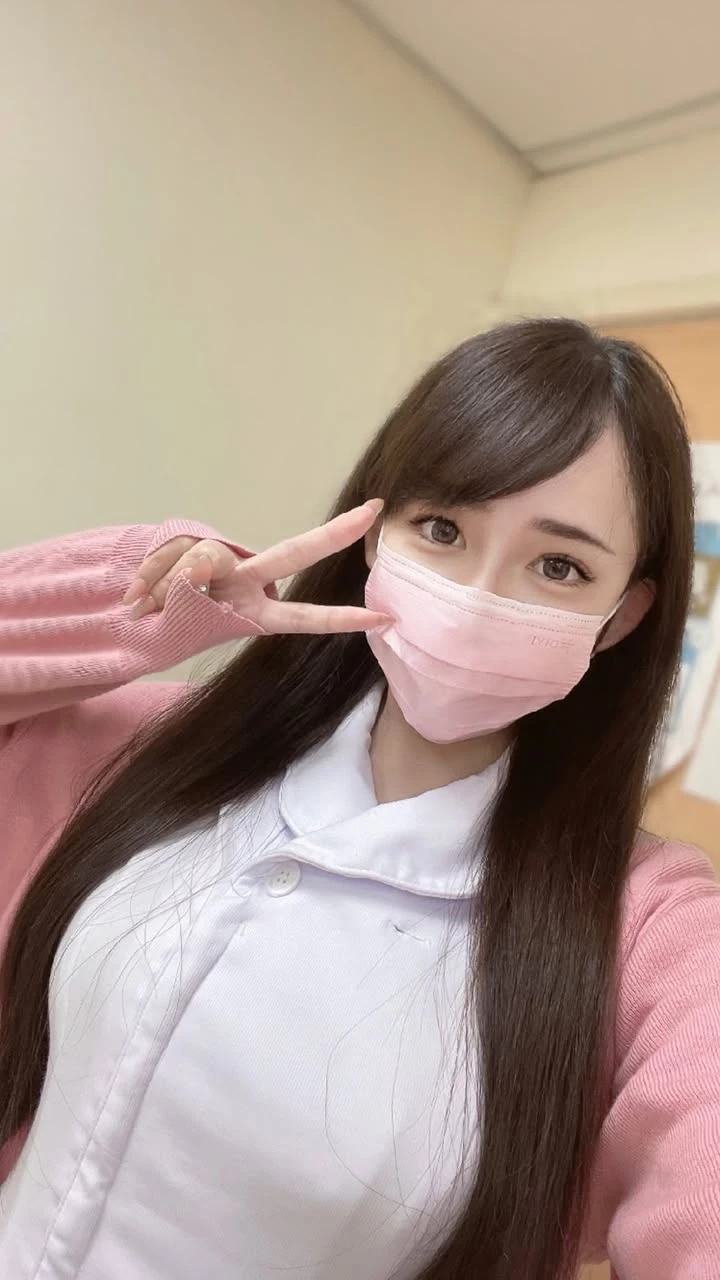  「𝐄𝐥𝐥𝐞」藏不住的性感 越看越上火 (22P) 第17张