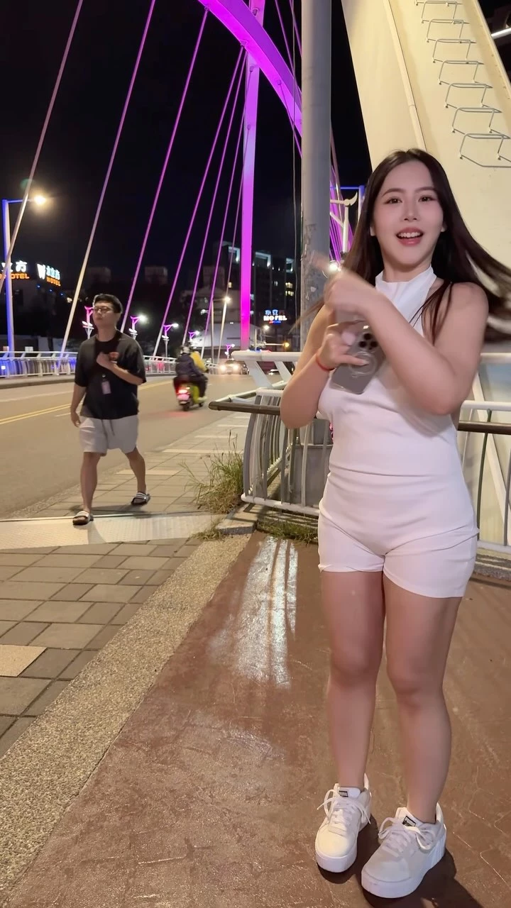  「Niina_Ann」饱满乳沟 让人狂喷鼻血 (10P) 第8张