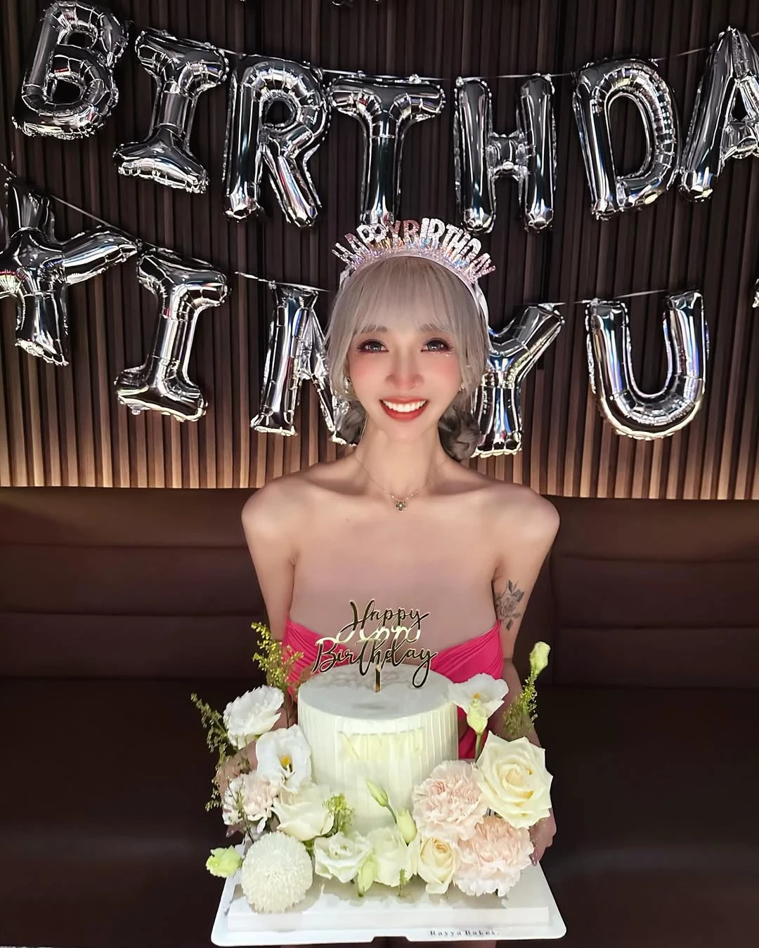  「Lan_Xin_Yu」展现饱满火辣身材 无懈可击 (25P) 第16张