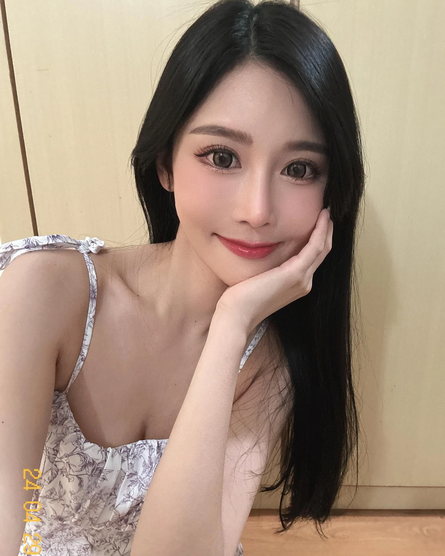  「许_玲玲」不吝啬展现魔鬼身材 (15P) 第8张