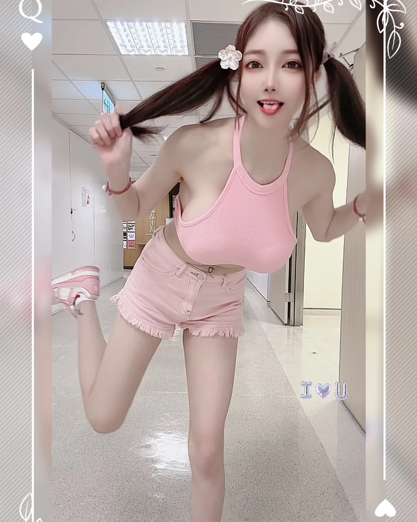  女王般的气质「陈甜芯」 形状全被看光 (30P) 第1张
