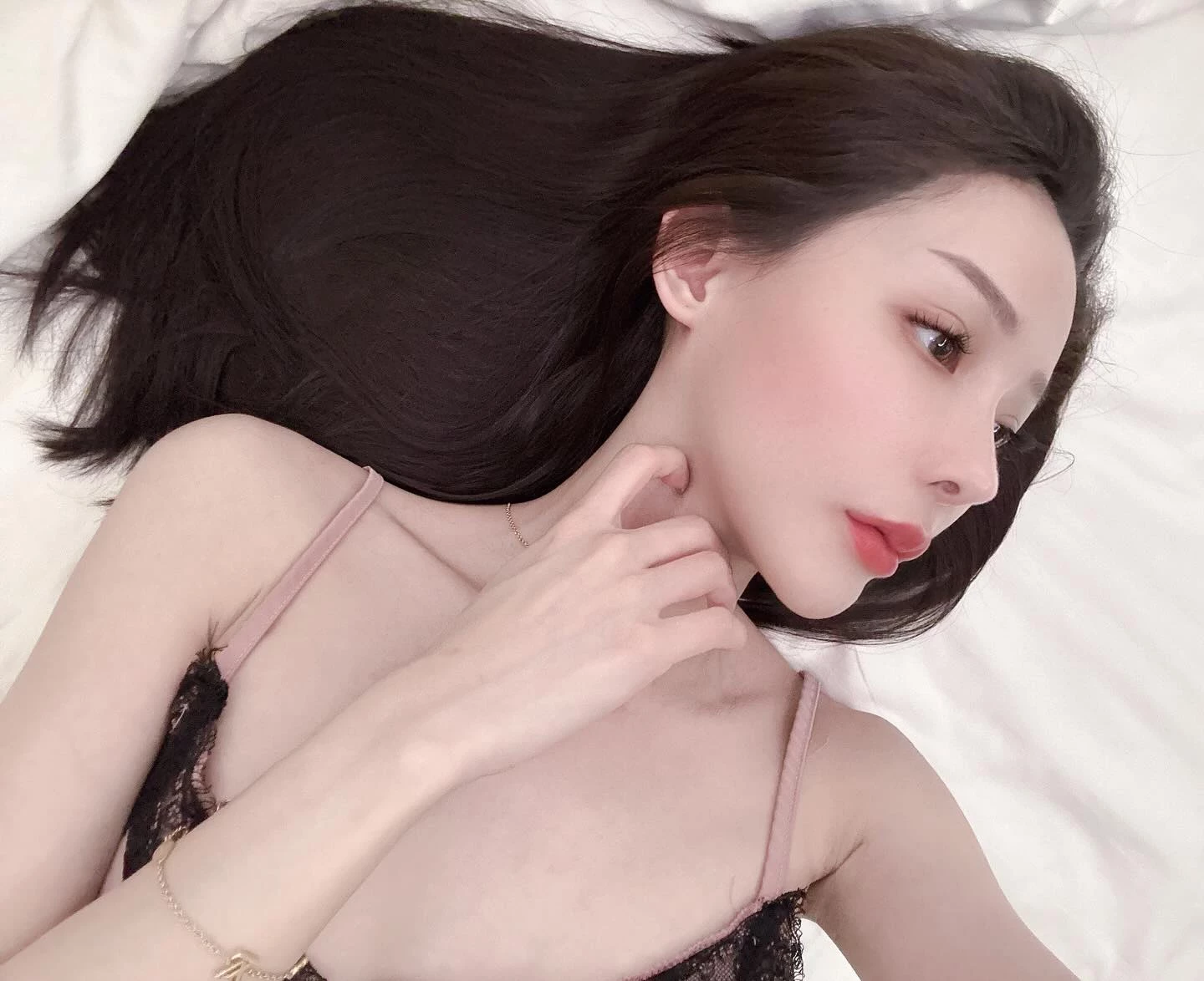  「Shih_Yin_SU」露白嫩酥胸 脸蛋也超讚 (20P) 第4张