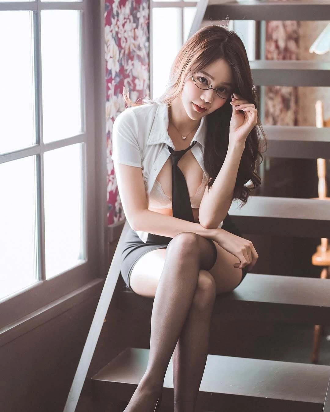  台湾甜美系列的外拍女郎~孙卉彤~她的颜值属于顶级，身材肉肉也很棒哦 (13P) 第5张
