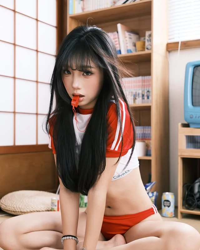  「酸奶」美艳正妹来袭！ (10P) 第4张