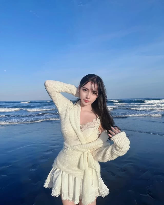  老天的杰作「舒舒」天使脸庞魔鬼身材 (10P) 第4张