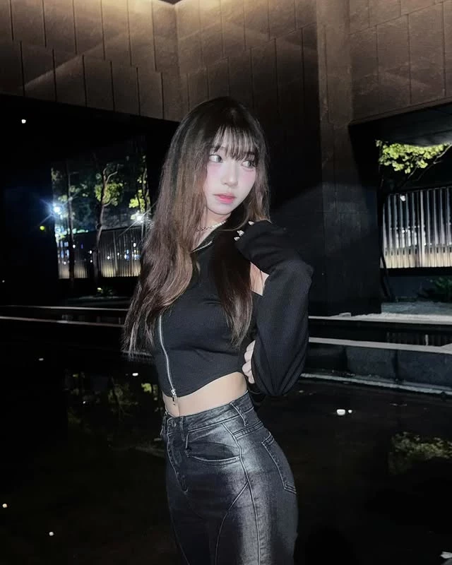  稚嫩肌肤露出「拾陆」让人好心动 (10P)