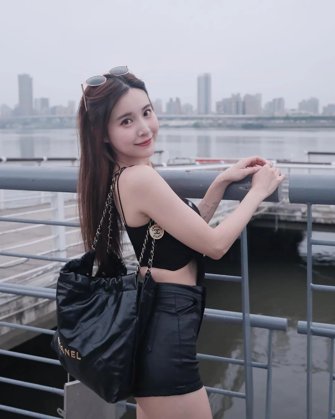  台湾超正点的啦啦队孟洁~甜美的外表加上好身材让粉丝疯狂 (11P) 第8张