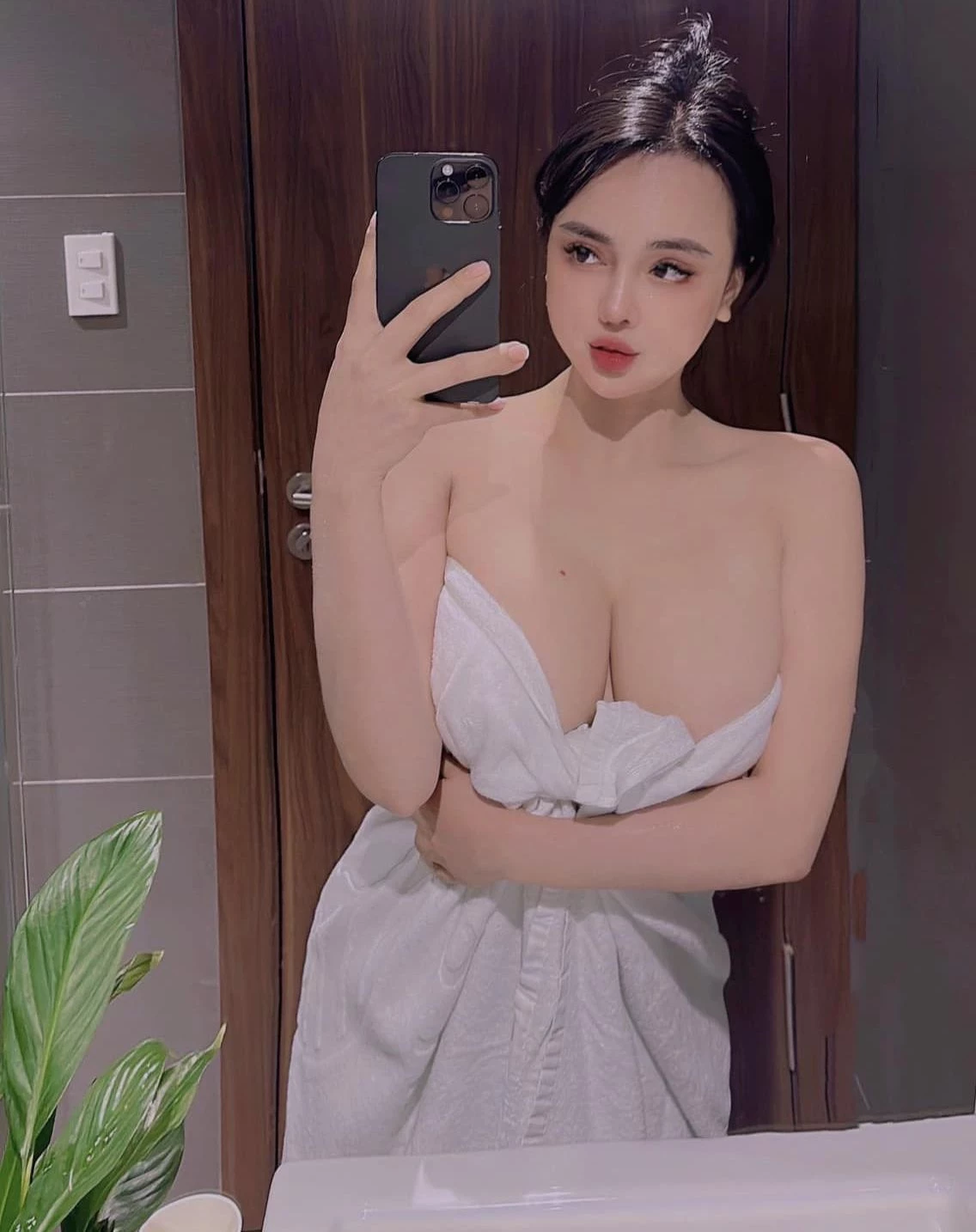  「Ngọc_ELis」诱人眼神与浑圆美乳 (15P) 第12张