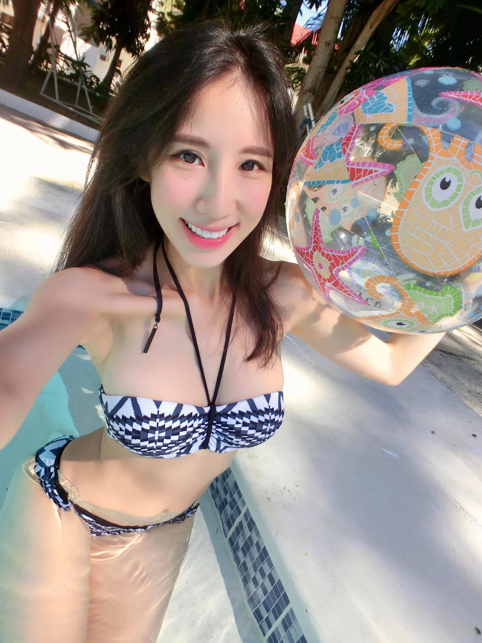  拥有亮眼车头灯的台湾艺人黄乔歆 (17P) 第12张