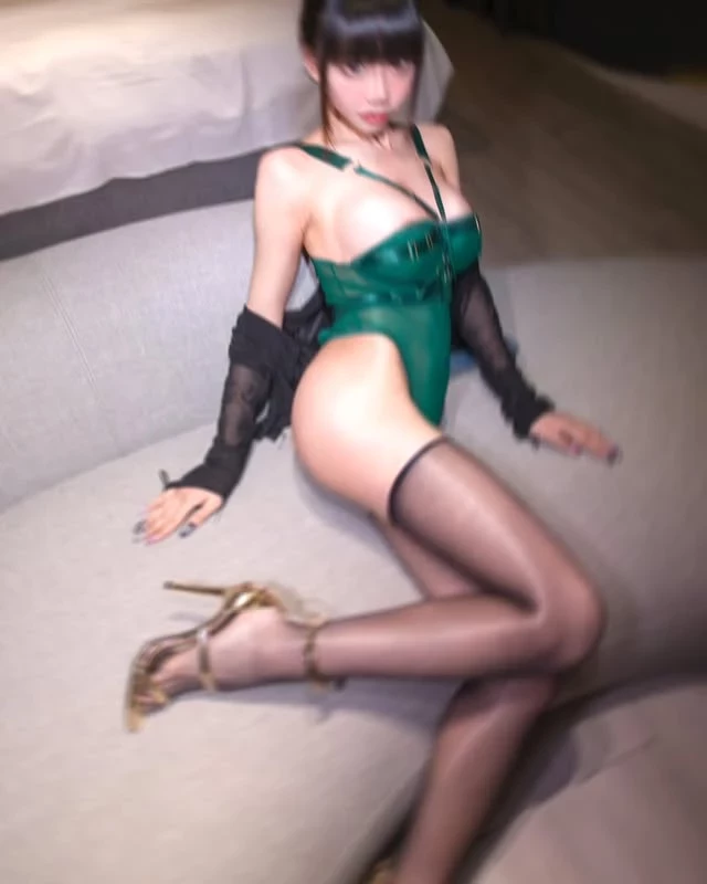  这身材科学吗？「ScarletBae」火辣肉体坦蕩露出 (10P) 第1张