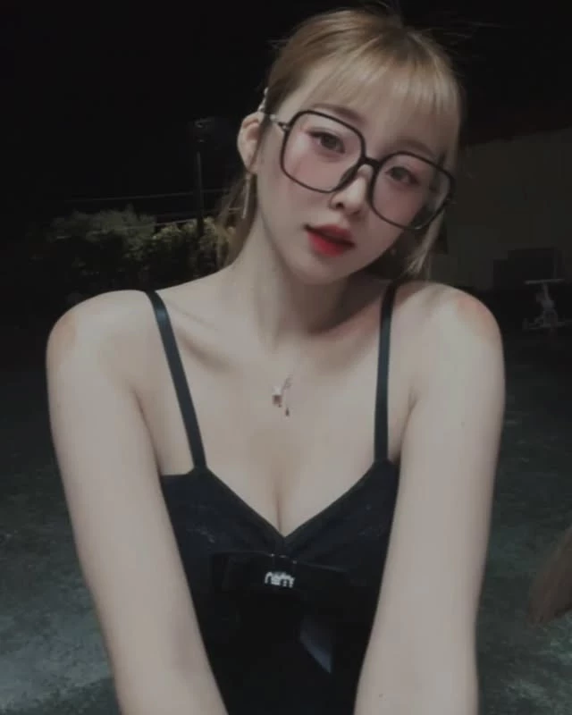  姣好的体态「小哈尼」呼之慾出的兇猛大乳 (10P) 第3张