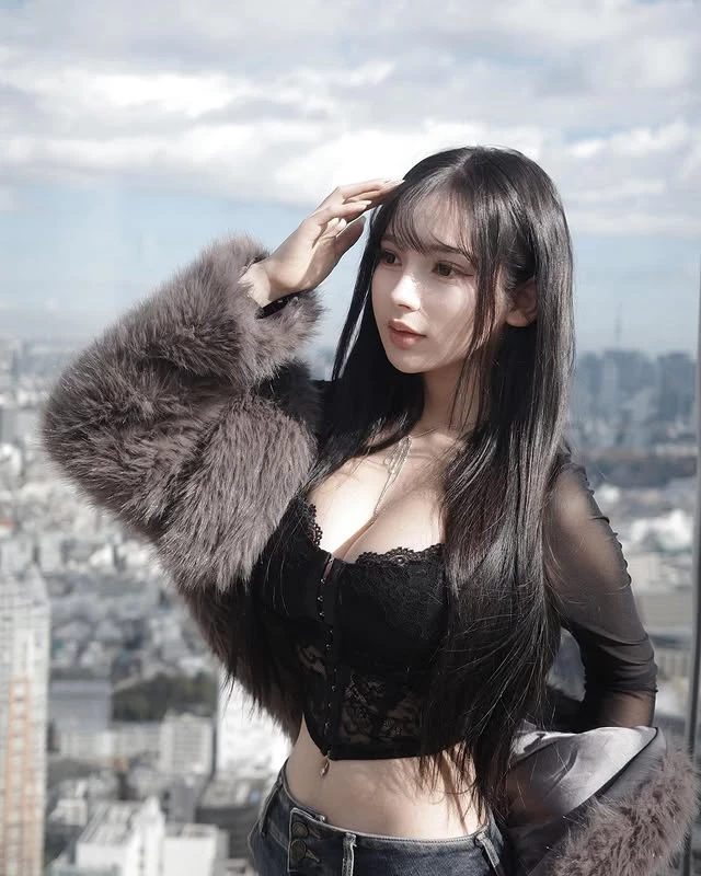  老天的杰作「舒舒」天使脸庞魔鬼身材 (10P) 第3张