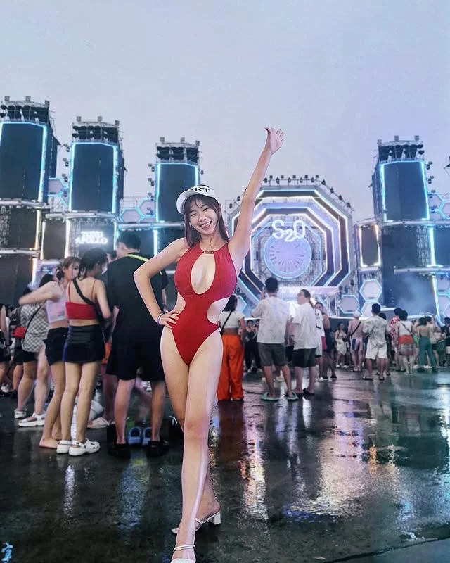  小龙女泡汤辣照曝光！E罩杯事业线让粉丝「眼睛泡汤」 (11P) 第6张